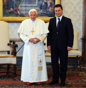Папа и Македонци 3